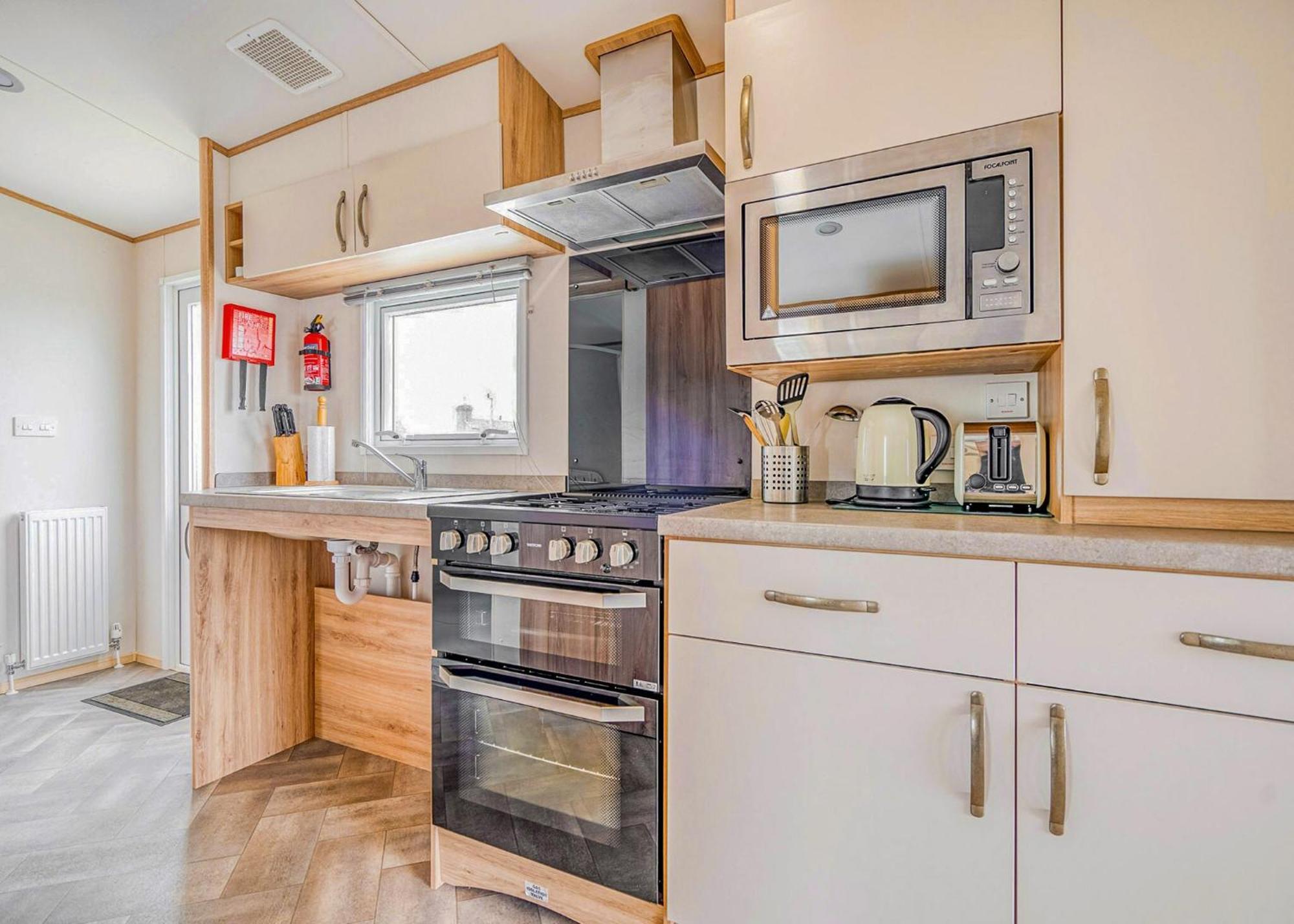 Meadow Lakes Holiday Park St Austell Exterior foto